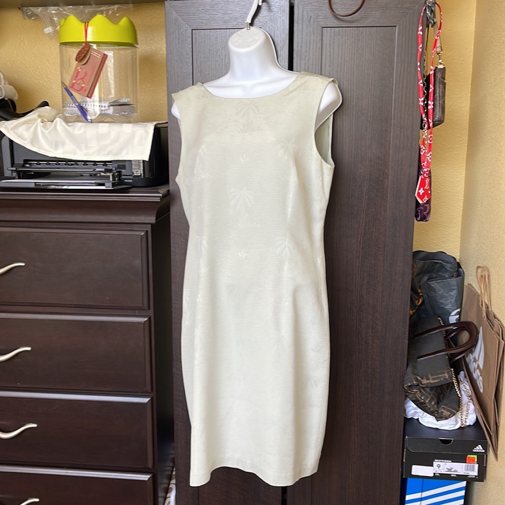 Tommy Bahama size 12 sheath dress green used 100% silk